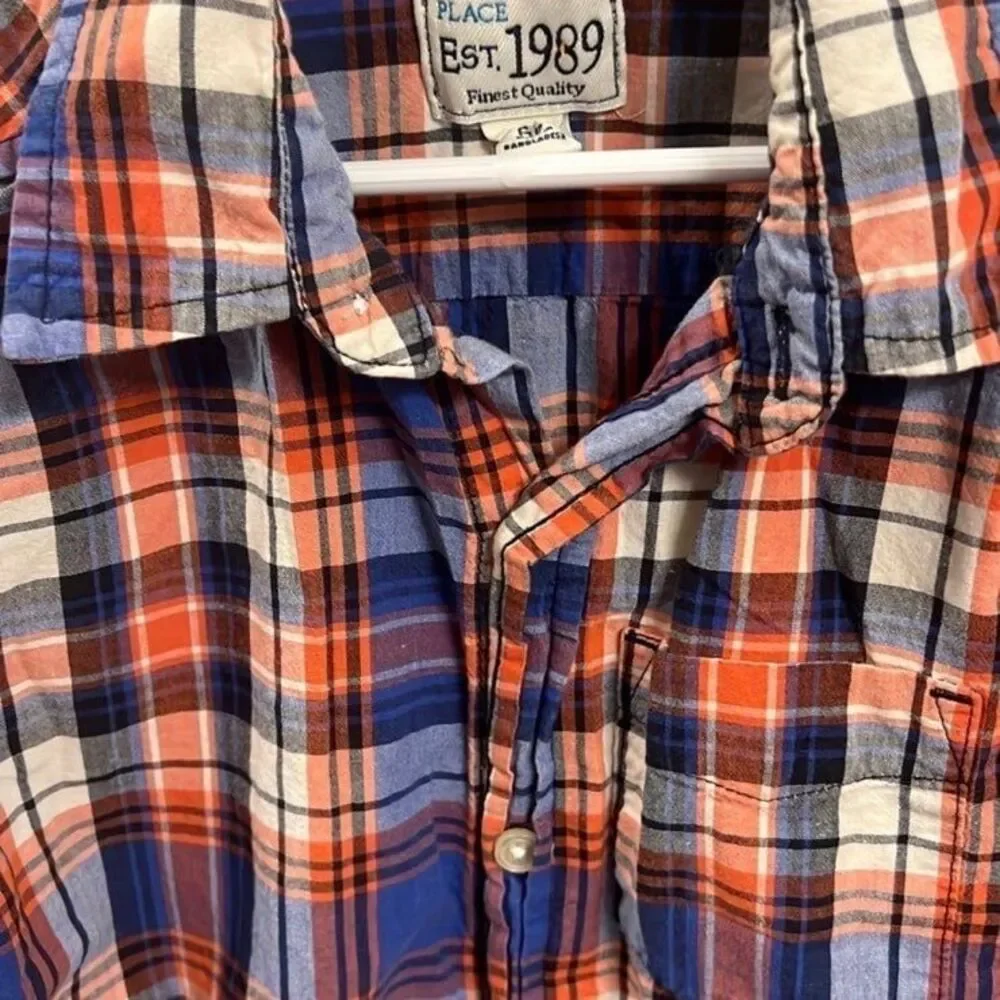 Youth plaid button up‎  size small